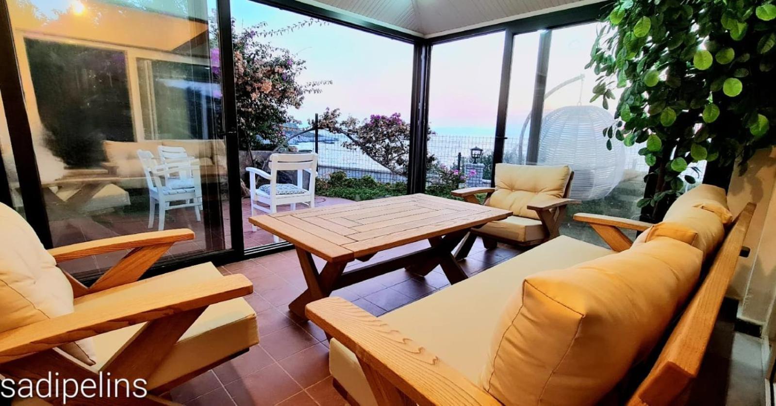 Denize Sifir Benzersiz Villa